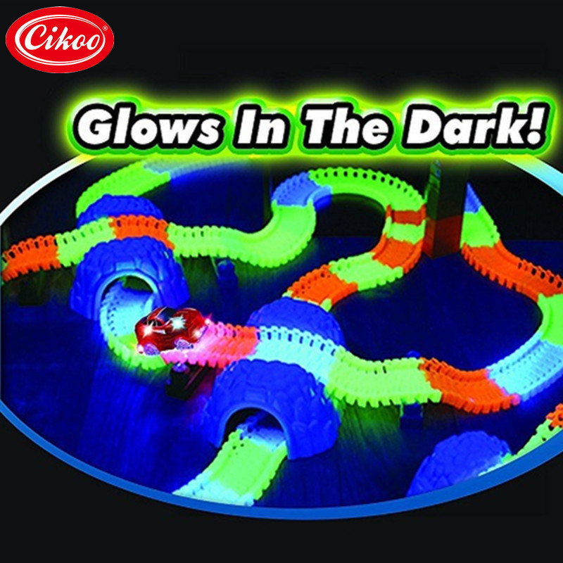 Дитячий набір MAGIC TRACKS 360 Mega Set Гнучка іграшкова дорога - автотрек конструктор + 2 машинки - мініатюра 8