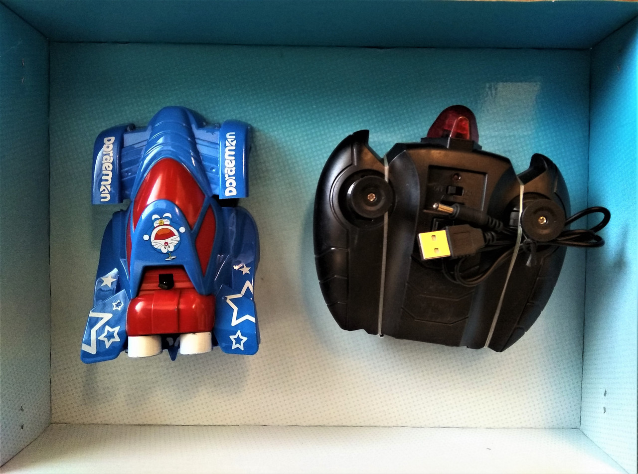 Антигравітаційна машинка на радіокеруванні Doraemon 3499 ∙ Радіокерована дитяча супер-машинка літає по стінах ∙ Пульт ДК ∙ USB зарядка - мініатюра 4