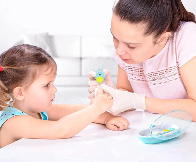 Дитячий триммер для нігтів 6 в 1 Манікюрний набір для дітей та дорослих з насадками для шліфування та полірування в комплекті - мініатюра 6