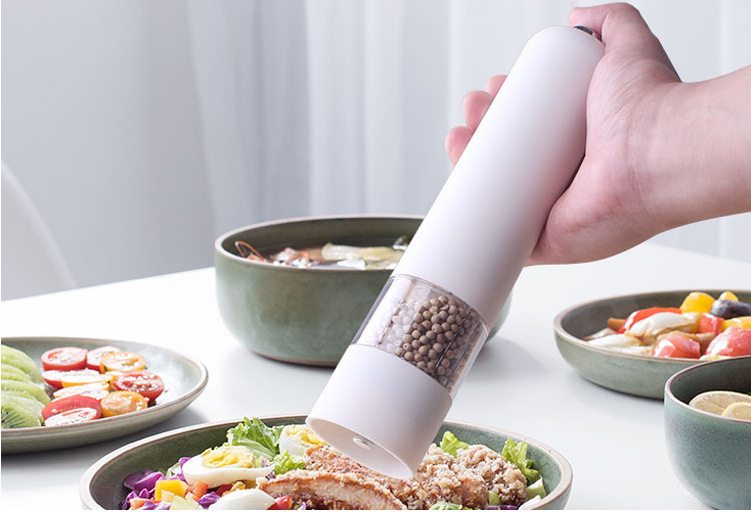 Автоматичний млин для спецій · Електрична спецівниця – подрібнювач солі, перцю на батарейках