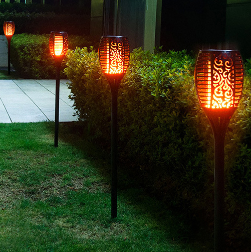 Ліхтар садовий на сонячній батареї Solar flame, 60 см - мініатюра 3