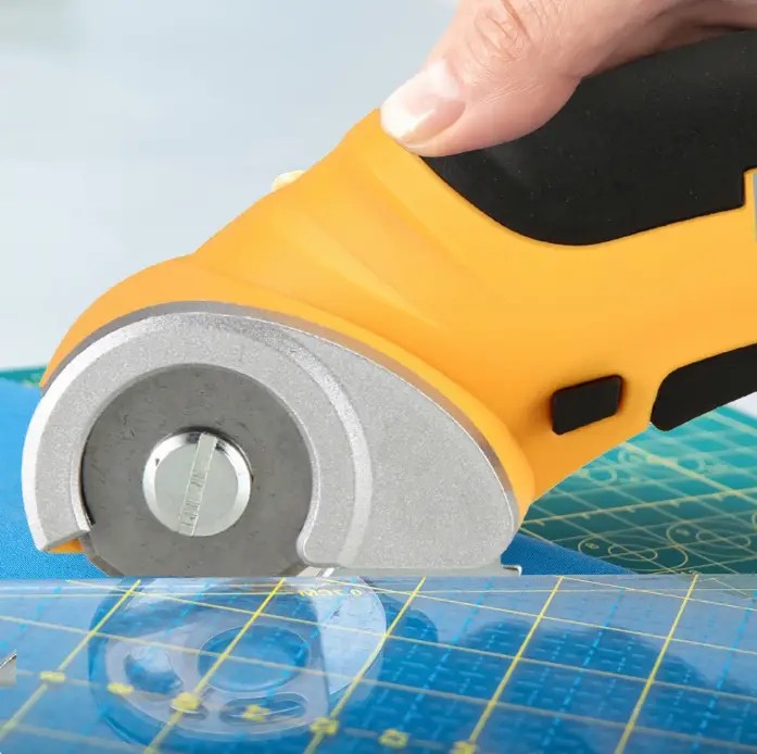 Акумуляторний міні різак MACE Plus для тканин та м'яких матеріалів - мініатюра 3