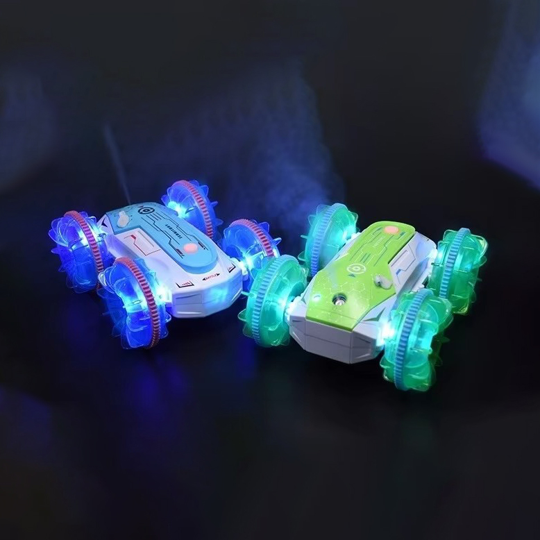 Трюкова машинка – перевертень Amphibious Stunt на пульті ДУ з функціями руху по воді, ефектом диму та підсвічуванням - мініатюра 3