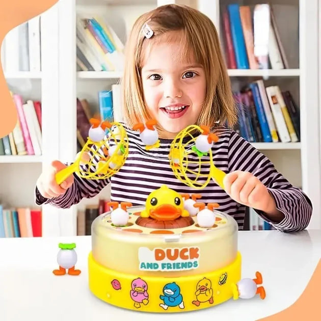 Дитяча іграшка B.Duck and Friends Стрибаюча жовта качечка ∙ Музична карусель B.Duck and Friends — злови качку з вистрибуючими каченятами та 2 сачками - мініатюра 5