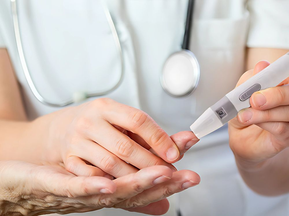 Вимірювач рівня глюкози в крові Глюкометр + 50 тестів від батарейки HH-XT520 ∙ Прилад для вимірювання цукру HH-XT520 - мініатюра 7