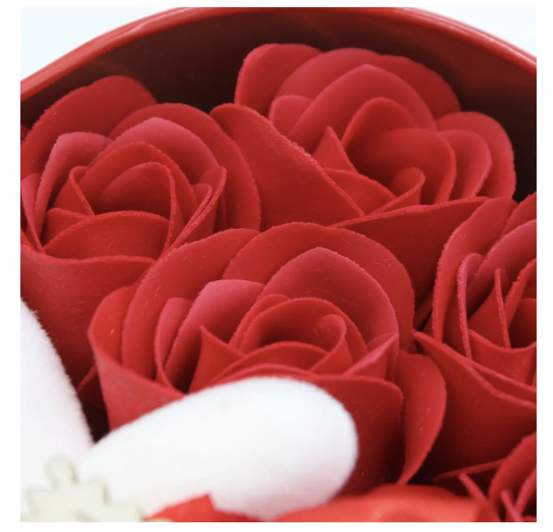 Подарунковий набір у коробці-серці з 9 мильними трояндами і ведмедиком - мініатюра 9