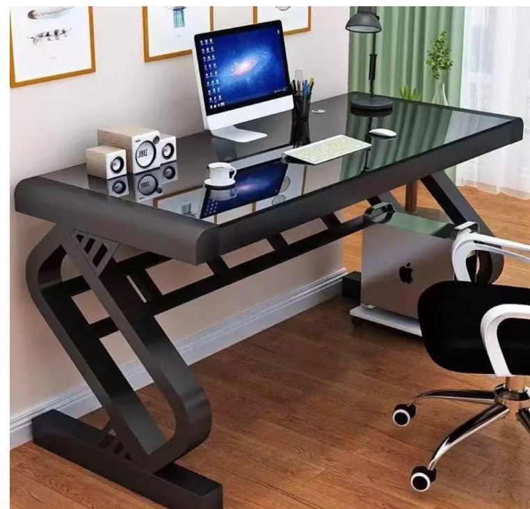 Ігровий стіл Table 1921 зі скляною стільницею, сталевим каркасом і кабель-менеджментом - мініатюра 1