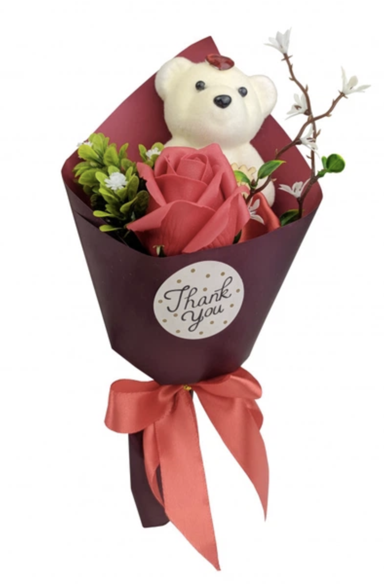 Букет із м’яких іграшок Ведмедик з трояндами ∙ Міні букет із мильної троянди та плюшевого ведмедика