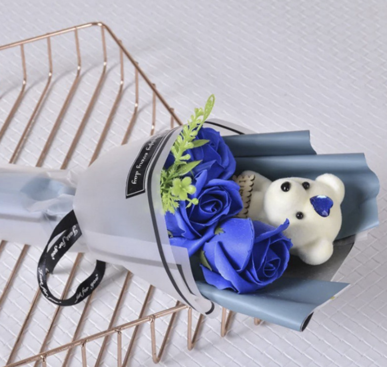 Мінібукет з мильною трояндою і плюшевим ведмедиком для романтичного подарунка - мініатюра 3