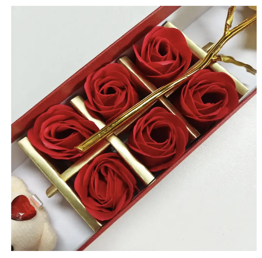 Подарунковий набір з мильними трояндами, ведмедиком і фольгованою трояндою в коробці - мініатюра 9