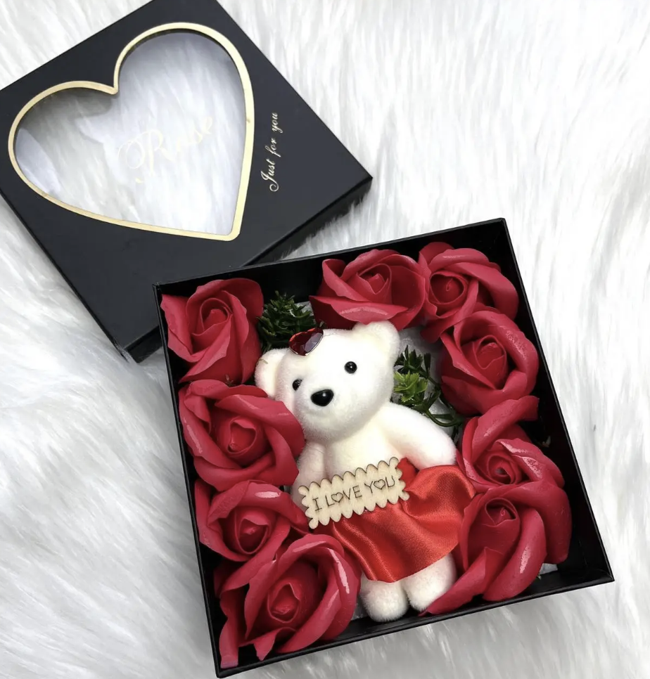 Подарунковий набір із 7 мильних троянд і ведмедиком для романтичного сюрпризу - мініатюра 2