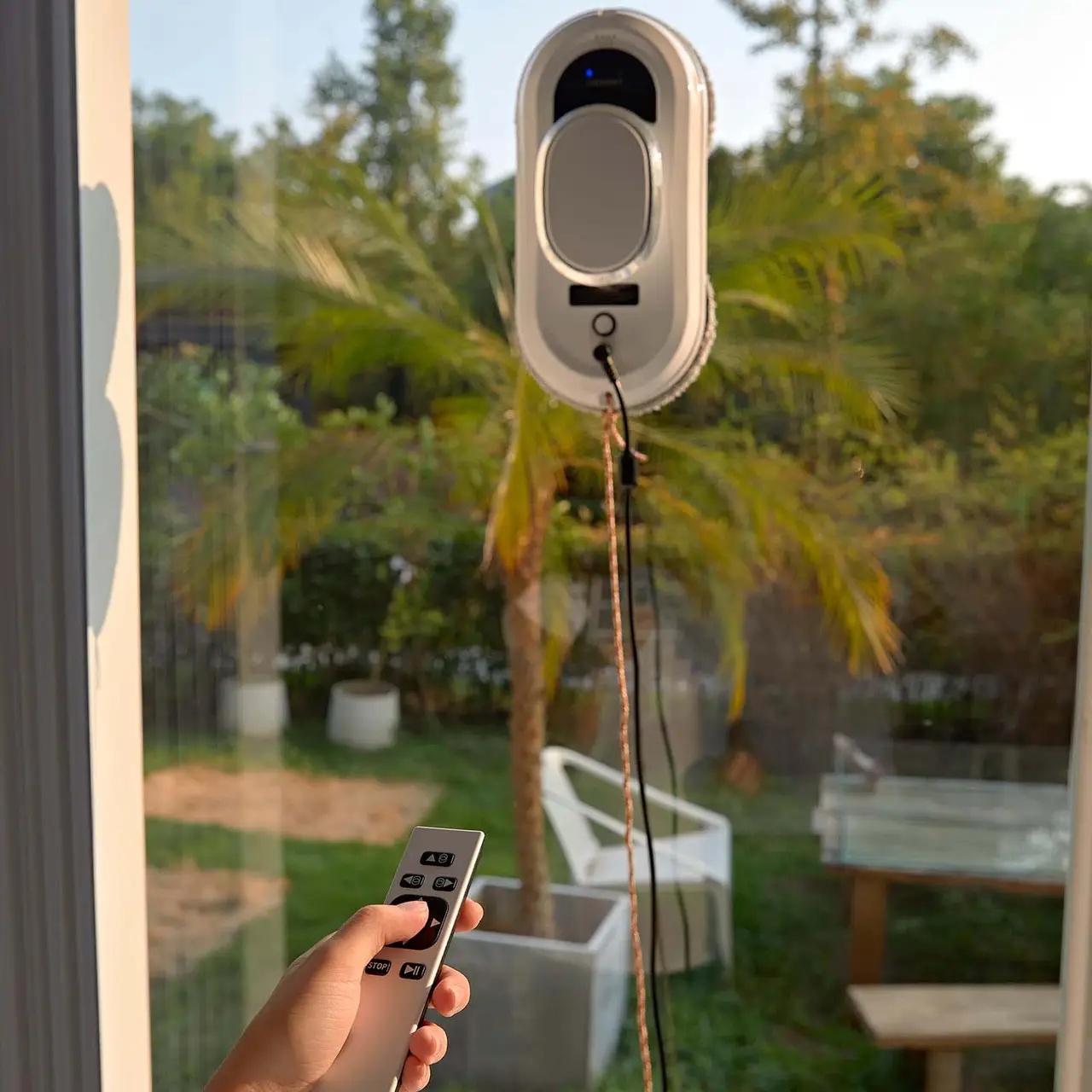 Інтелектуальний робот мийник вікон і вертикальних поверхонь RMO 9001 - мініатюра 4